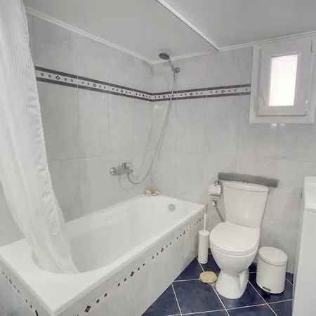 Stylish, Cozy 2-bdr Flat In By Explore *