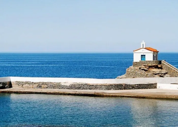 Stylish And Cozy In By Explore Lägenhet